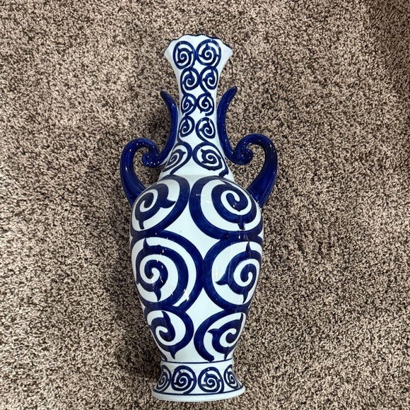 Chinoiserie Blue and White Swirl Vase Vintage Style